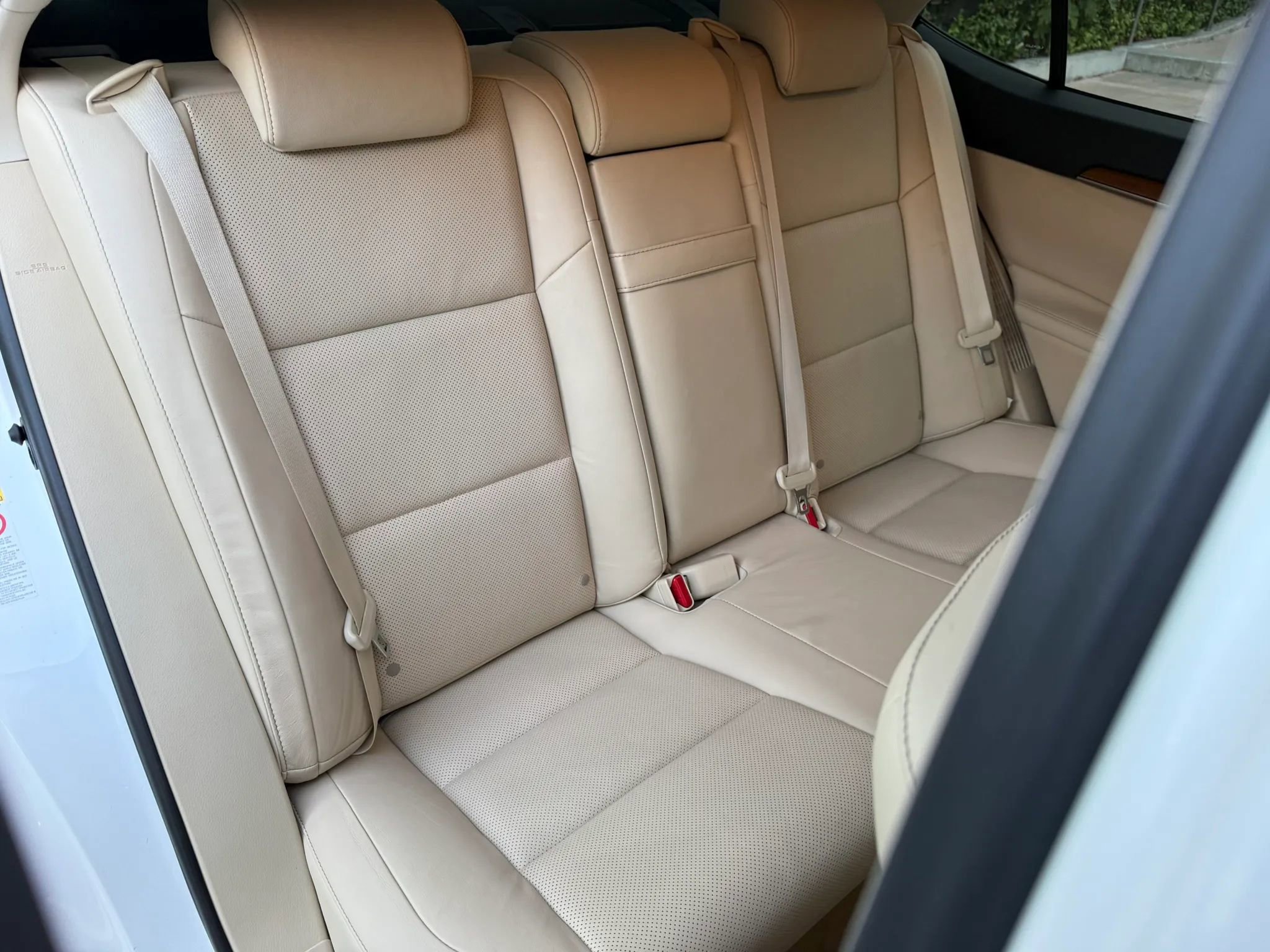 Used 2015 Lexus ES 300h w/ Navigation System Package FWD image 18