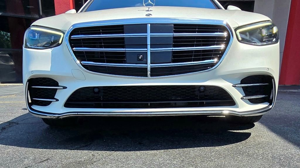 Used 2022 Mercedes-Benz S 500 4MATIC w/ AMG Line Package image 14