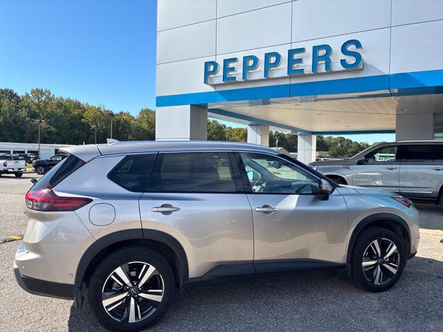 Used 2024 Nissan Rogue SL w/ SL Premium Package AWD/4WD image 6