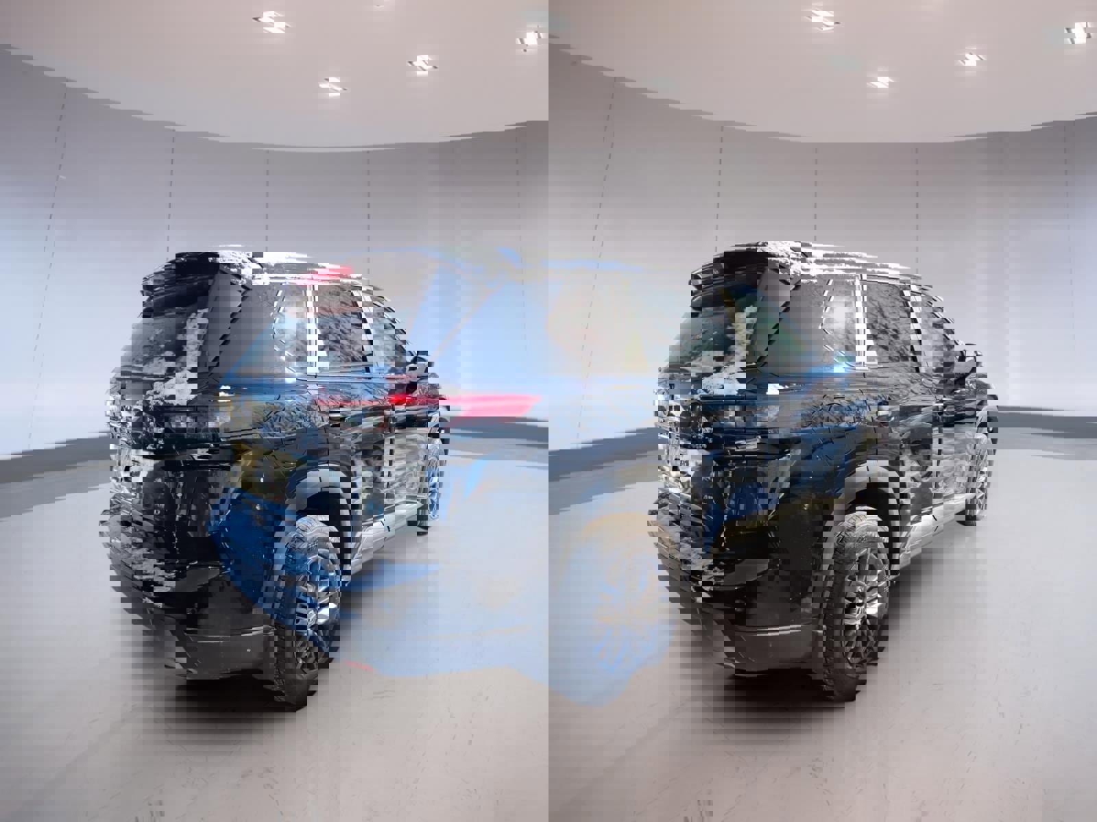 Used 2025 Nissan Rogue S image 4