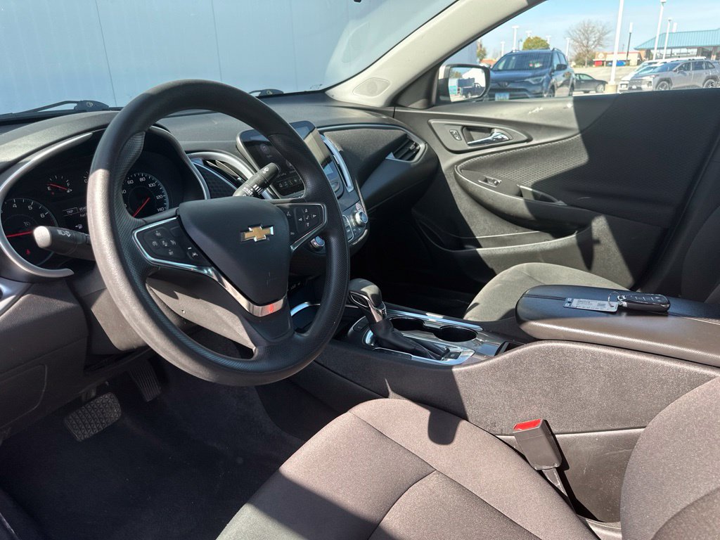 Used 2024 Chevrolet Malibu LT FWD image 15