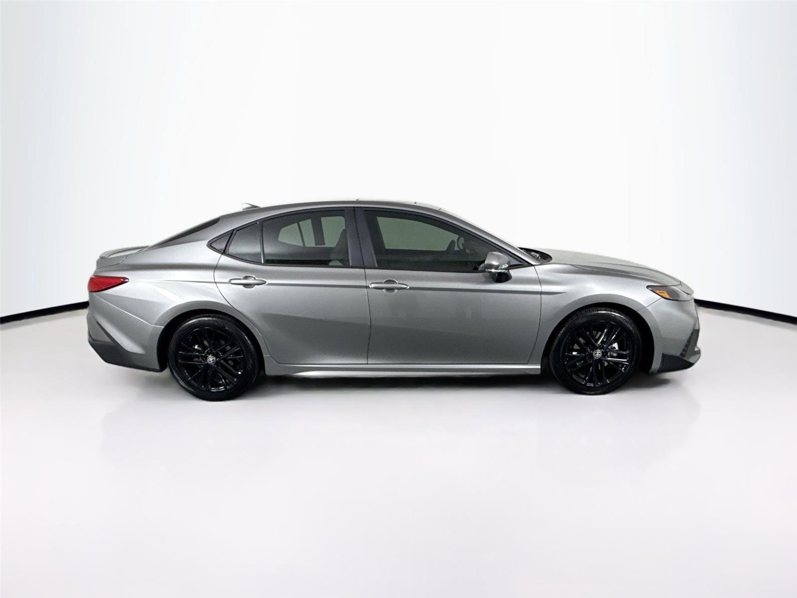 Used 2026 Toyota Camry SE w/ Multimedia Upgrade Package FWD image 10