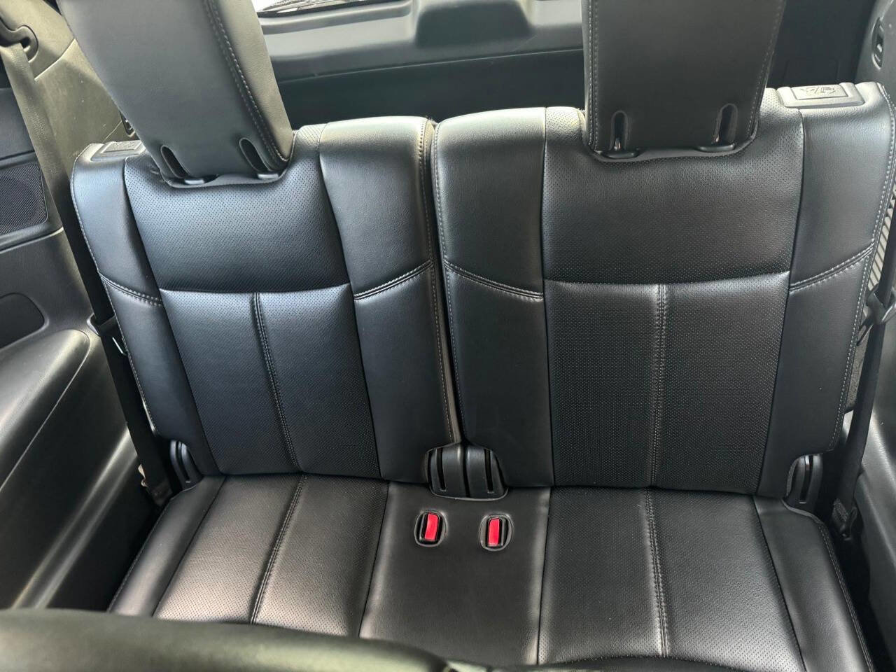 Used 2017 Nissan Pathfinder Platinum w/ Family Entertainment Package image 33