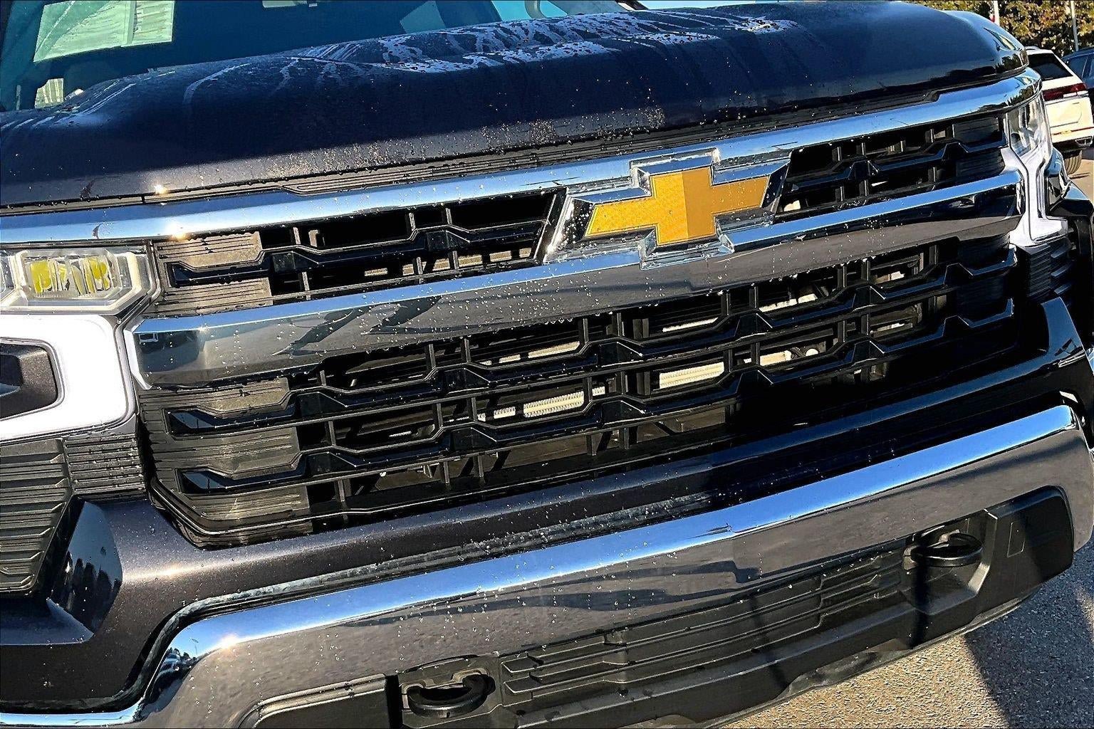 Used 2024 Chevrolet Silverado 1500 LT AWD/4WD image 27