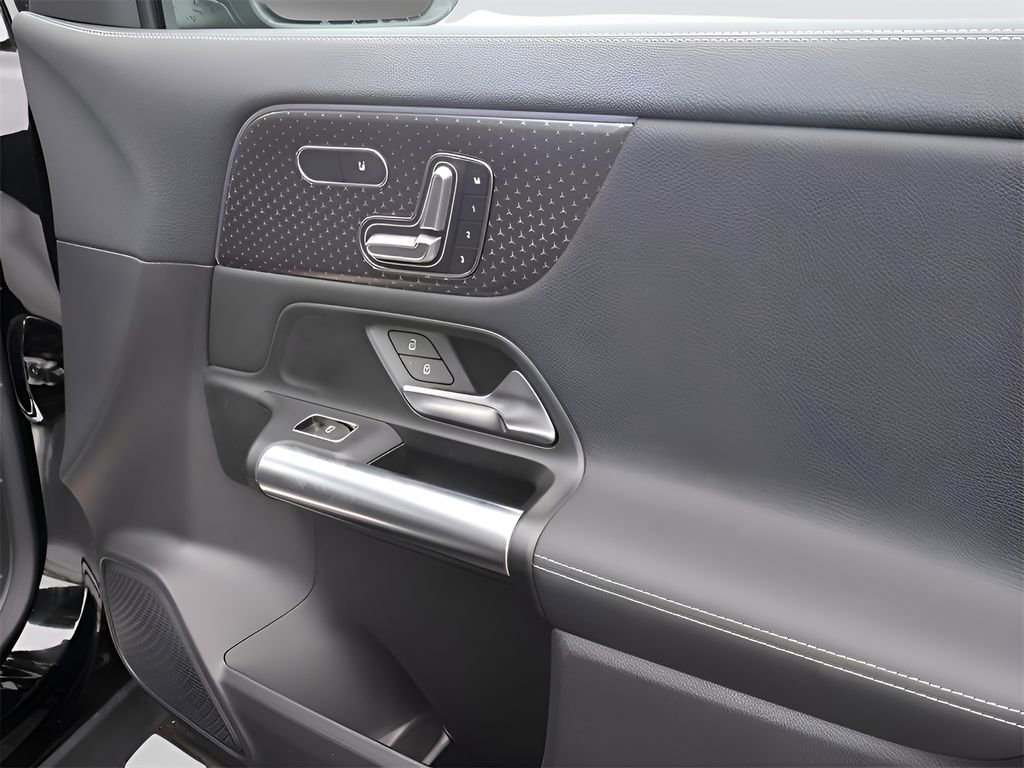 Certified 2025 Mercedes-Benz GLA 250 4MATIC image 14