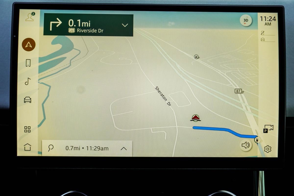 Used 2023 Land Rover Range Rover Sport SE Dynamic image 25