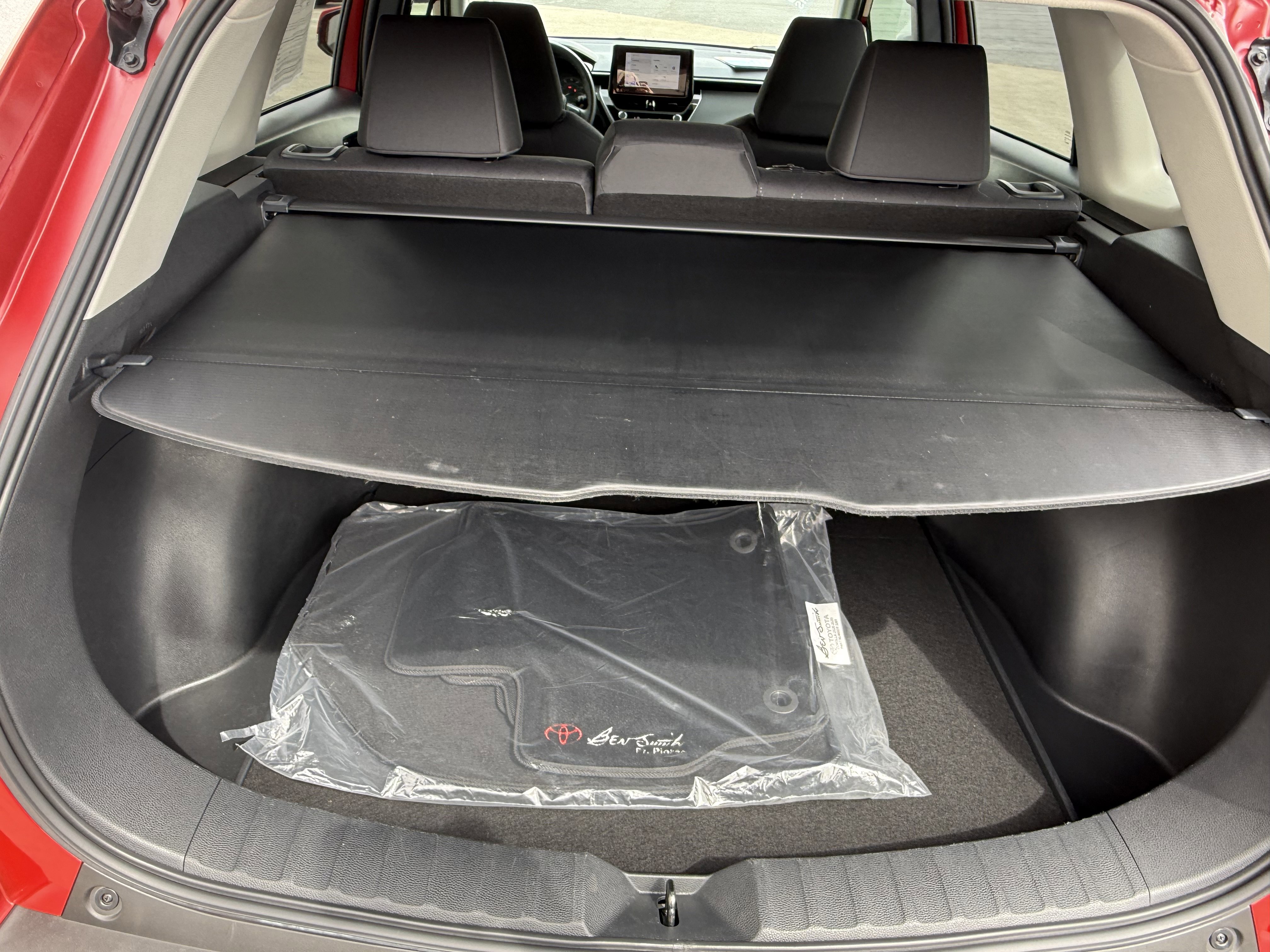 Certified 2024 Toyota Corolla Cross LE w/ Moonroof Package FWD image 19