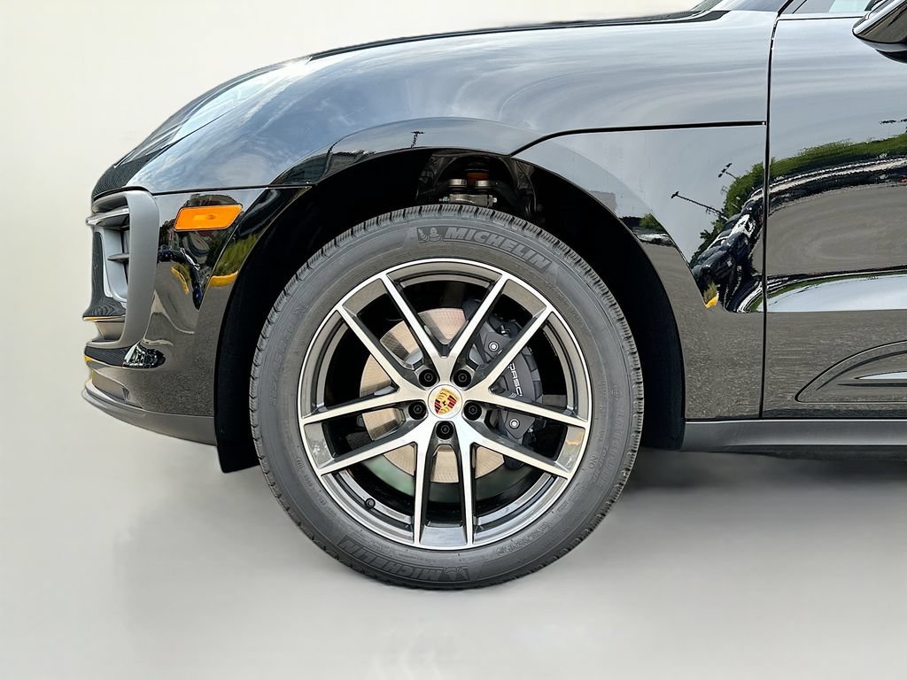 New 2026 Porsche Macan AWD/4WD image 33
