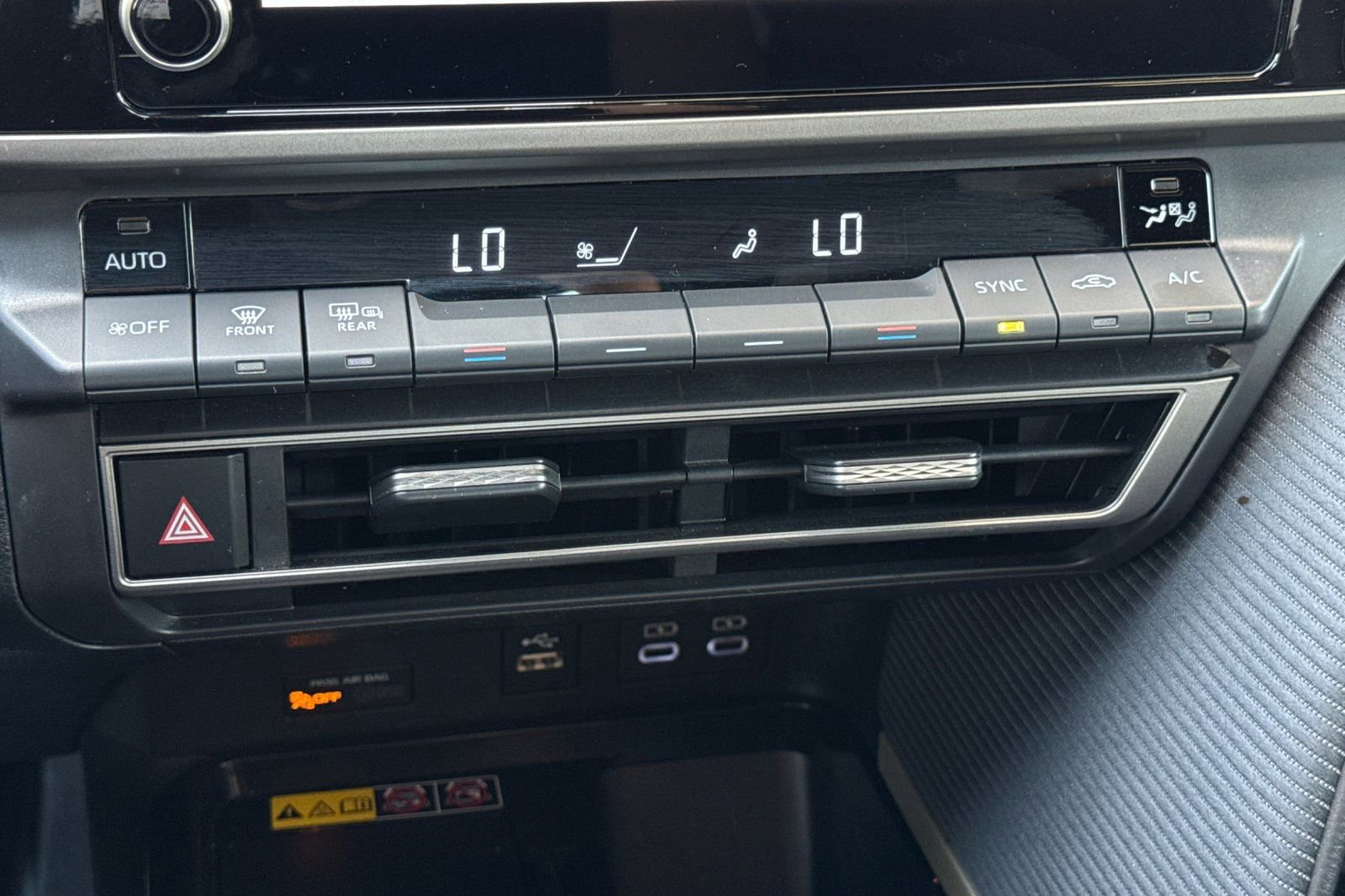 Used 2025 Toyota Camry SE FWD image 20
