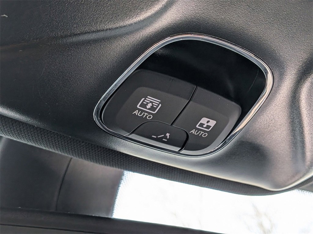 Certified 2024 Jeep Compass Limited w/ Sun and Sound Group image 18