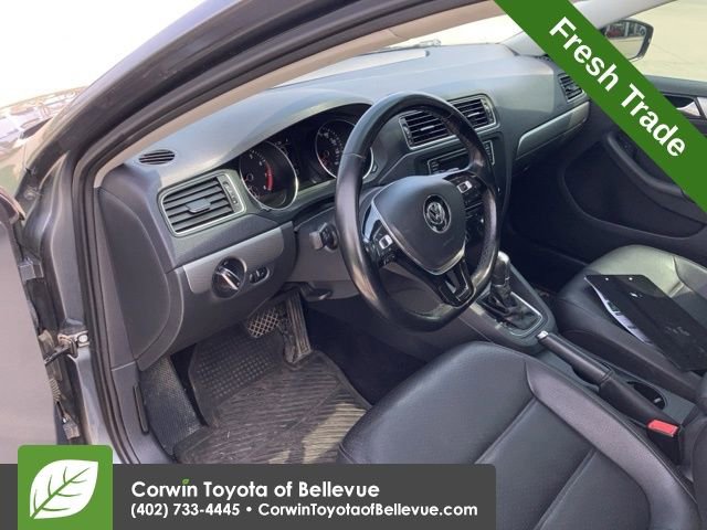 Used 2017 Volkswagen Jetta SE image 14