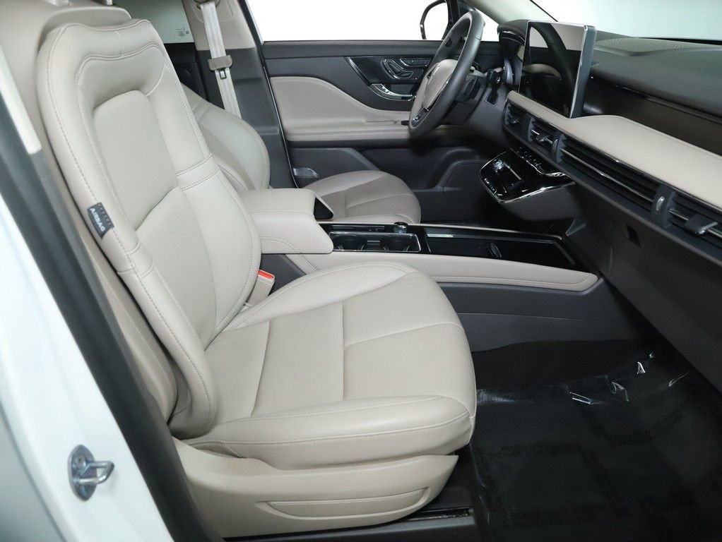 Certified 2023 Lincoln Corsair Reserve image 34