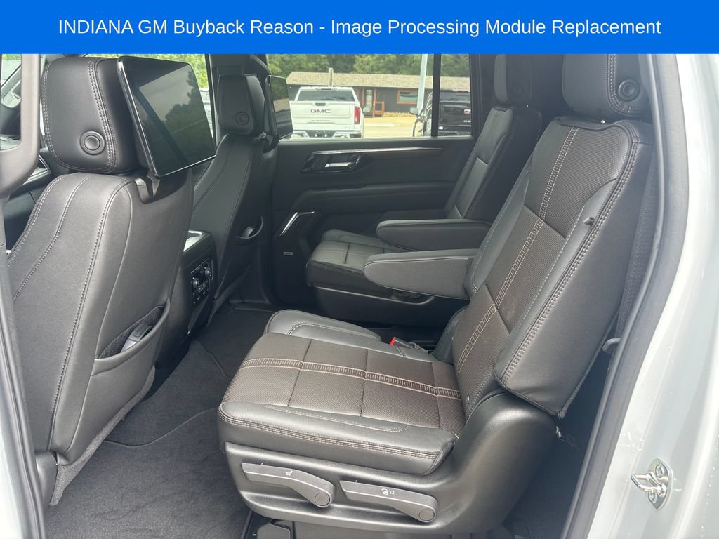 Used 2026 Chevrolet Suburban High Country AWD/4WD image 13