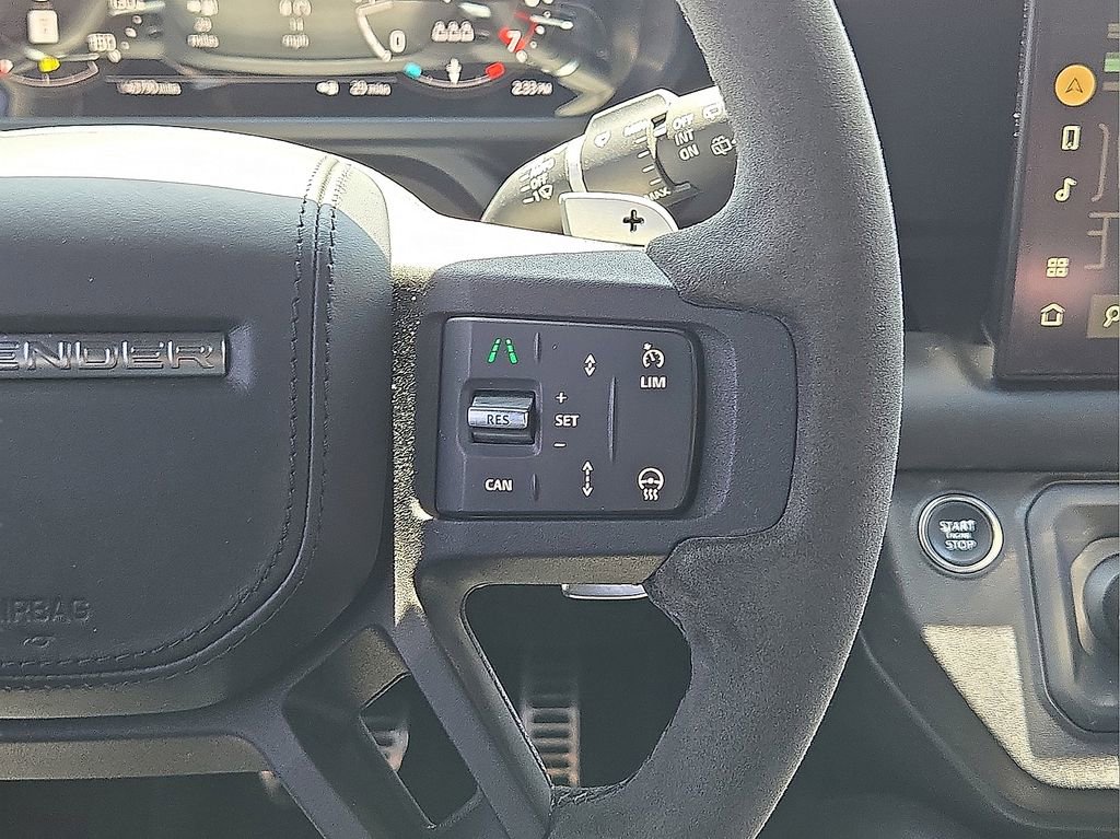 Used 2023 Land Rover Defender 110 V8 AWD/4WD image 21