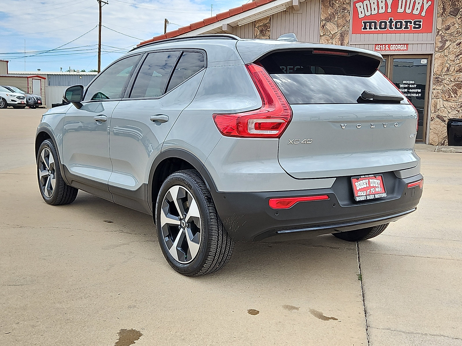 Used 2026 Volvo XC40 B5 Plus w/ Protection Package Premier AWD/4WD image 2