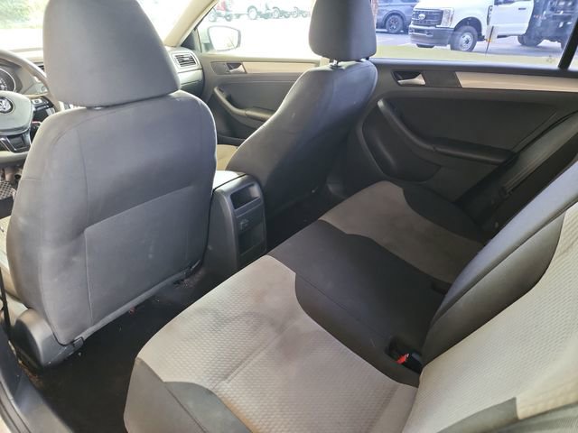 Used 2017 Volkswagen Jetta S image 19