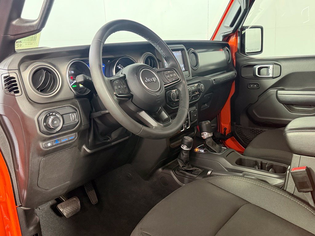 Used 2023 Jeep Wrangler Unlimited AWD/4WD image 16