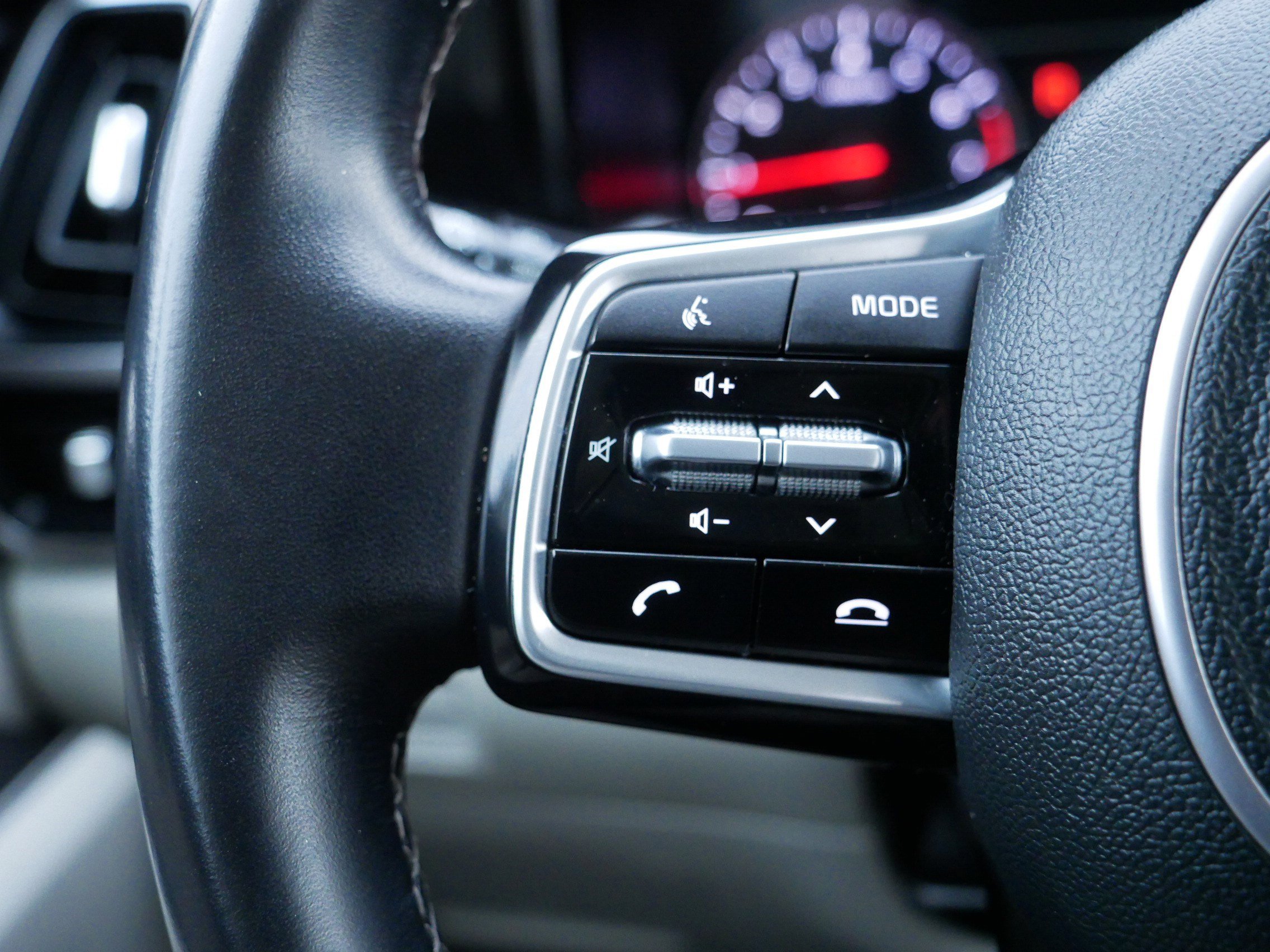 Certified 2022 Kia Sorento S w/ Panoramic Sunroof Package image 28