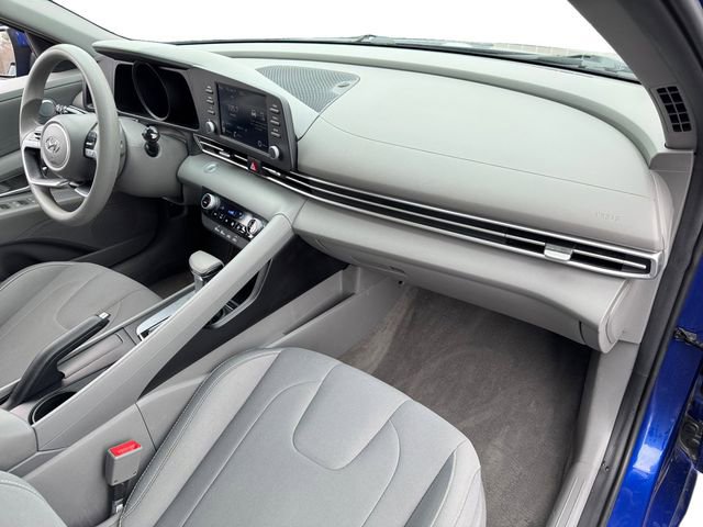 Used 2023 Hyundai Elantra SEL image 17