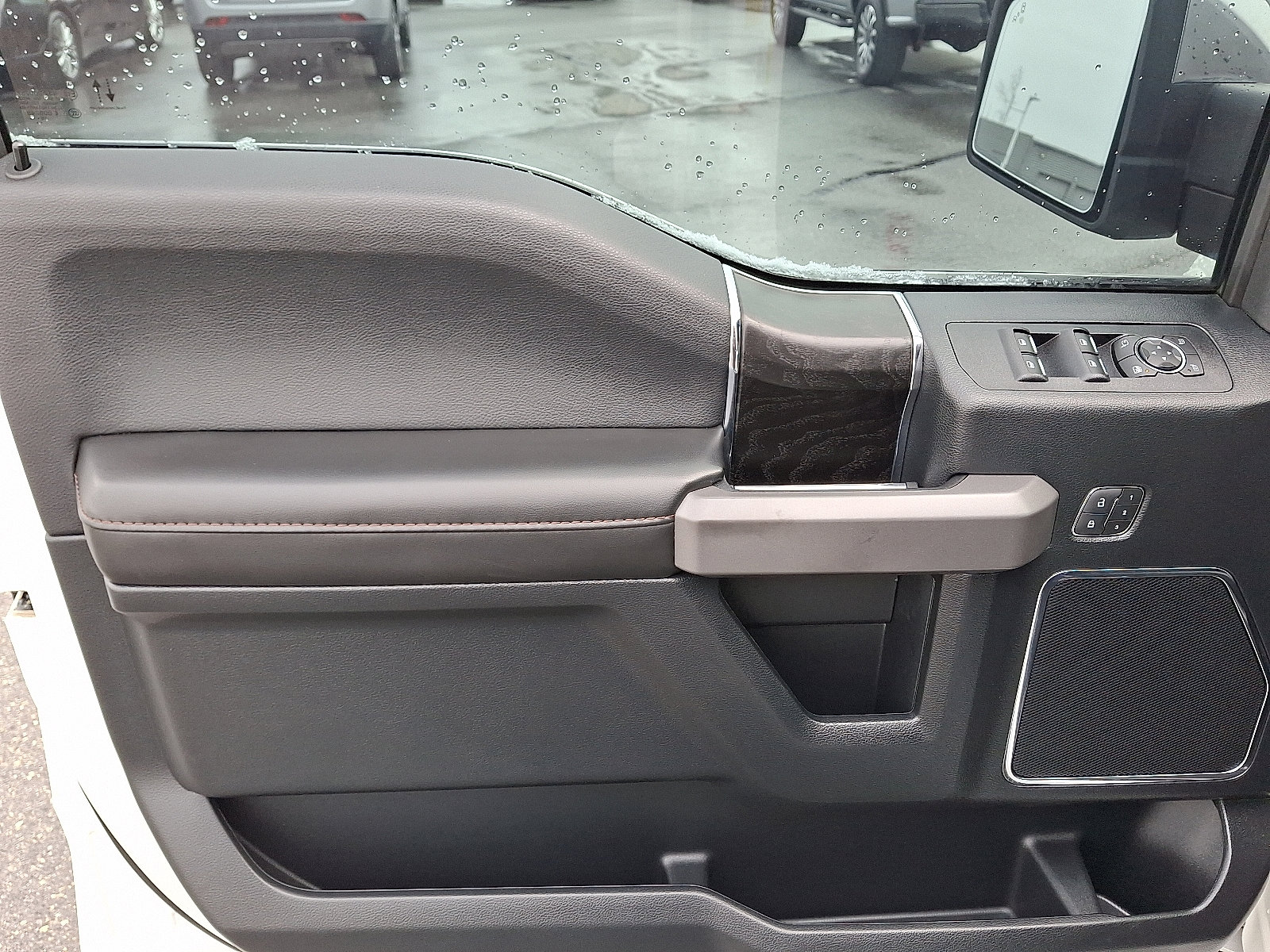 Used 2020 Ford F150 Platinum w/ Equipment Group 701A Luxury image 12