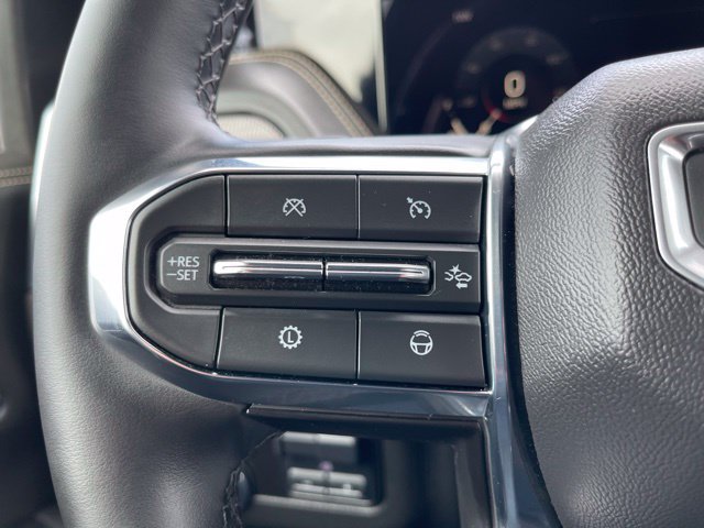 Used 2025 GMC Yukon XL Elevation AWD/4WD image 16