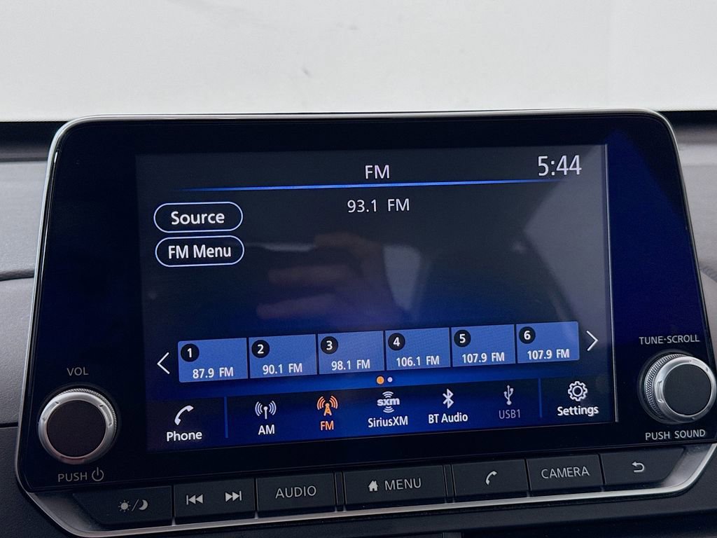 Used 2024 Nissan Altima 2.5 SV image 14