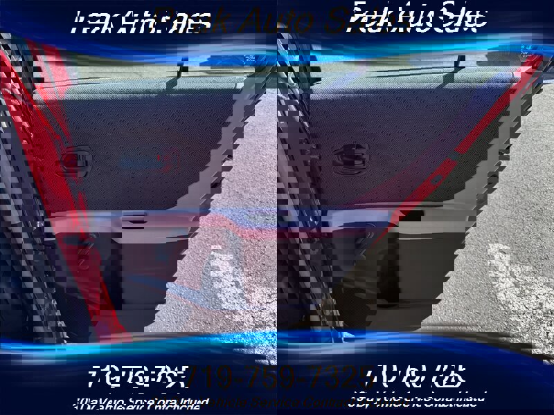 Used 2010 Toyota Yaris 4-Door Hatchback image 26