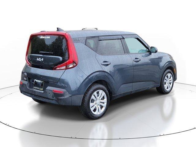 Used 2022 Kia Soul LX image 4
