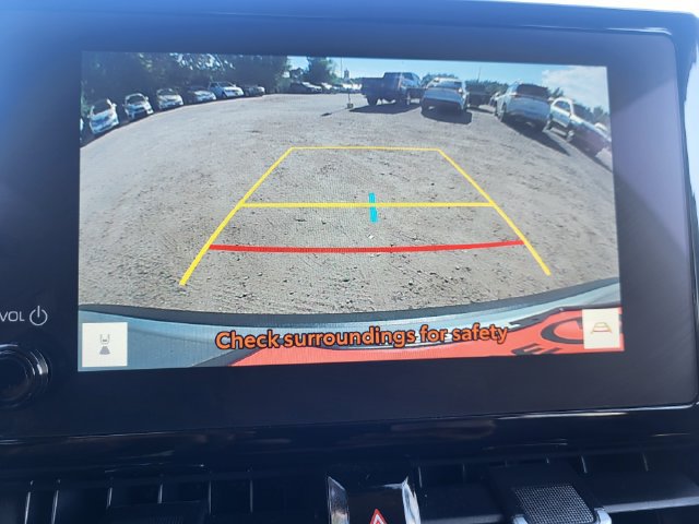 Used 2025 Toyota Corolla Cross XLE FWD image 17
