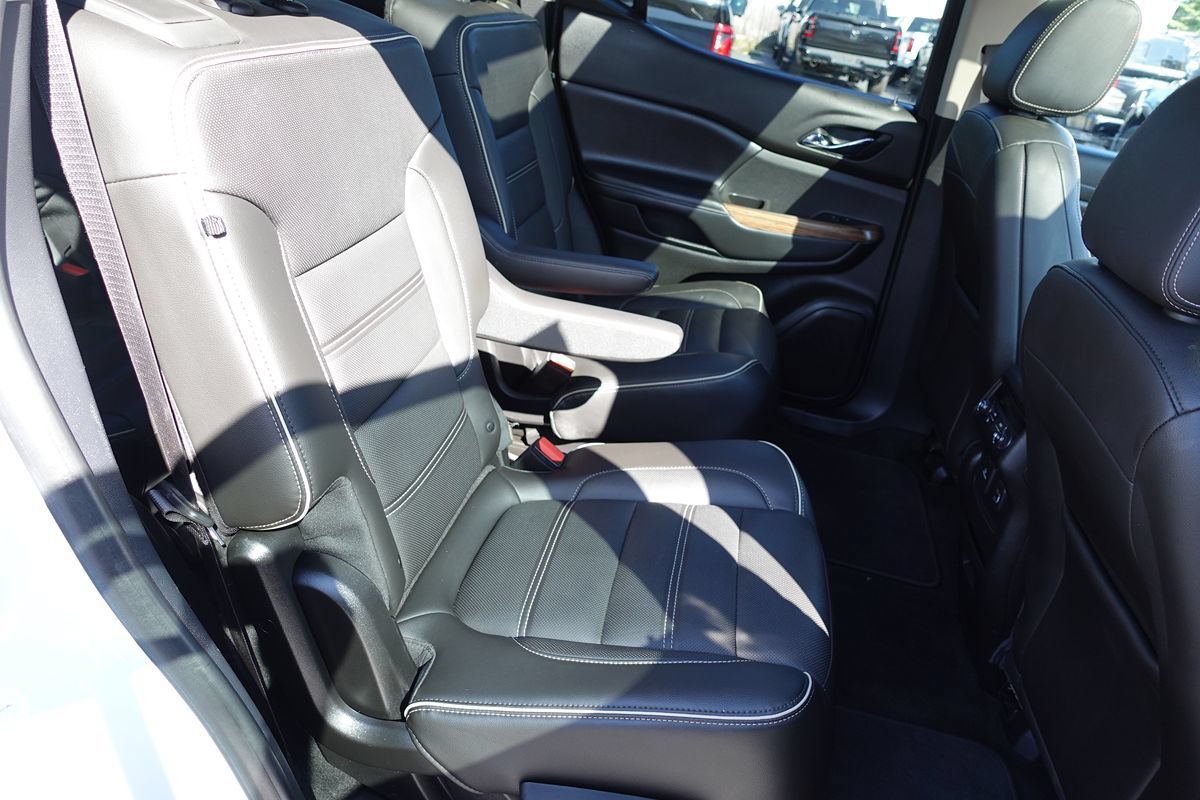 Used 2019 GMC Acadia Denali w/ Technology Package FWD image 30