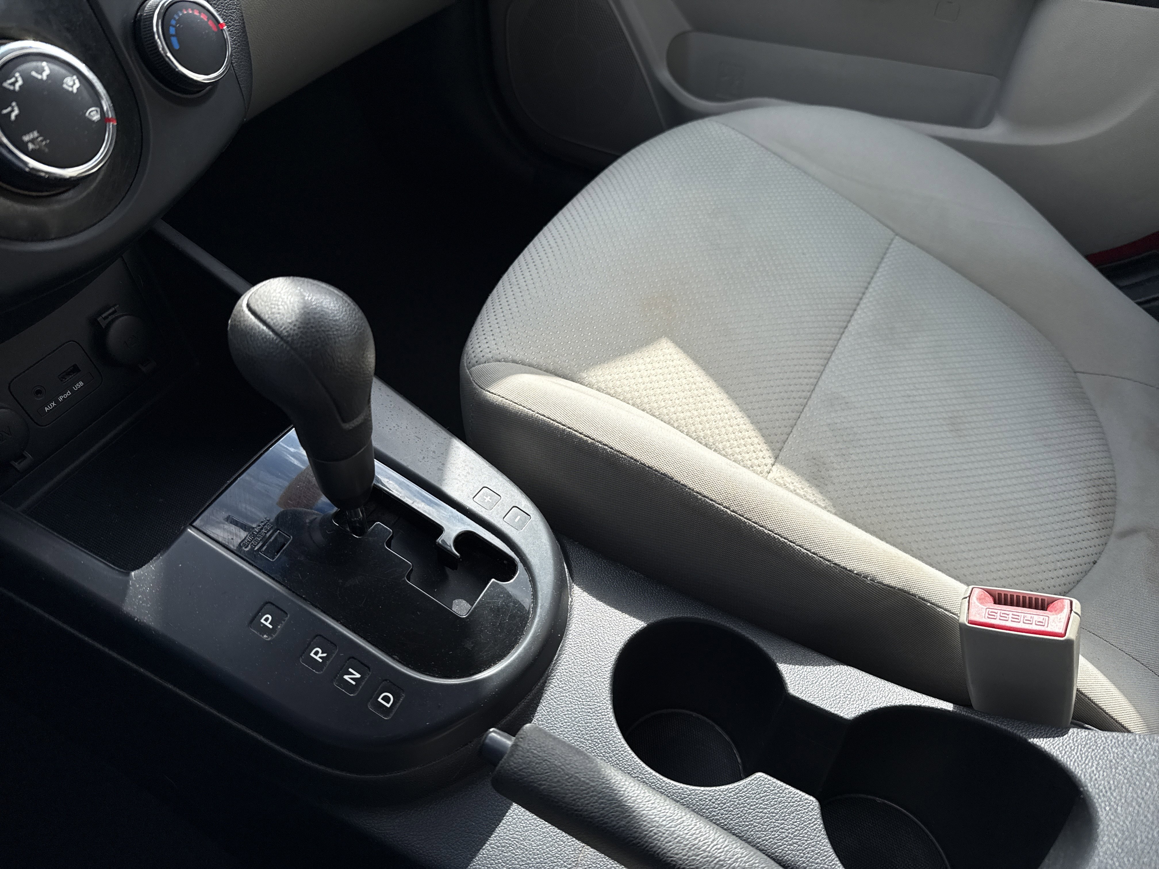 Used 2010 Kia Forte EX image 23