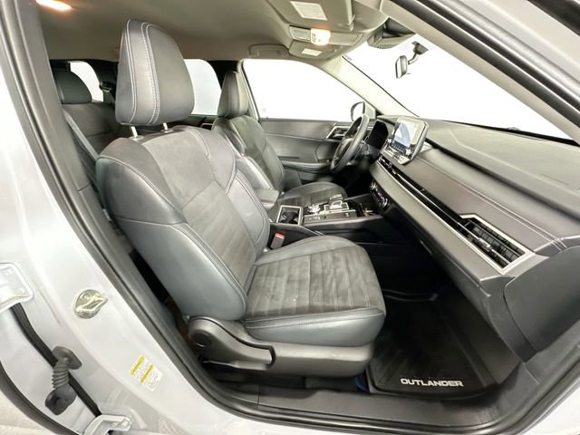 Used 2023 Mitsubishi Outlander SE AWD/4WD image 27
