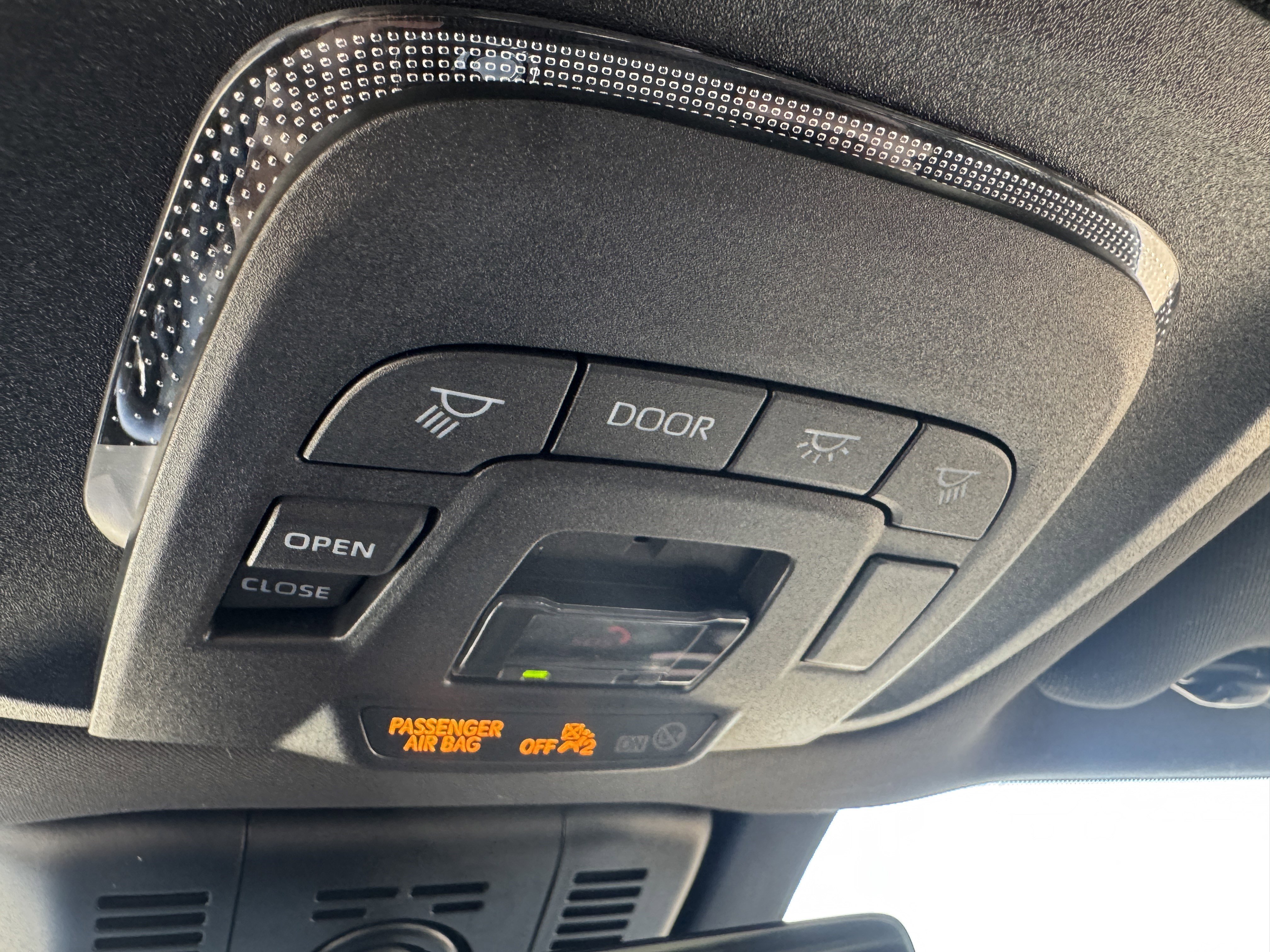 Certified 2025 Toyota Crown Signia image 31