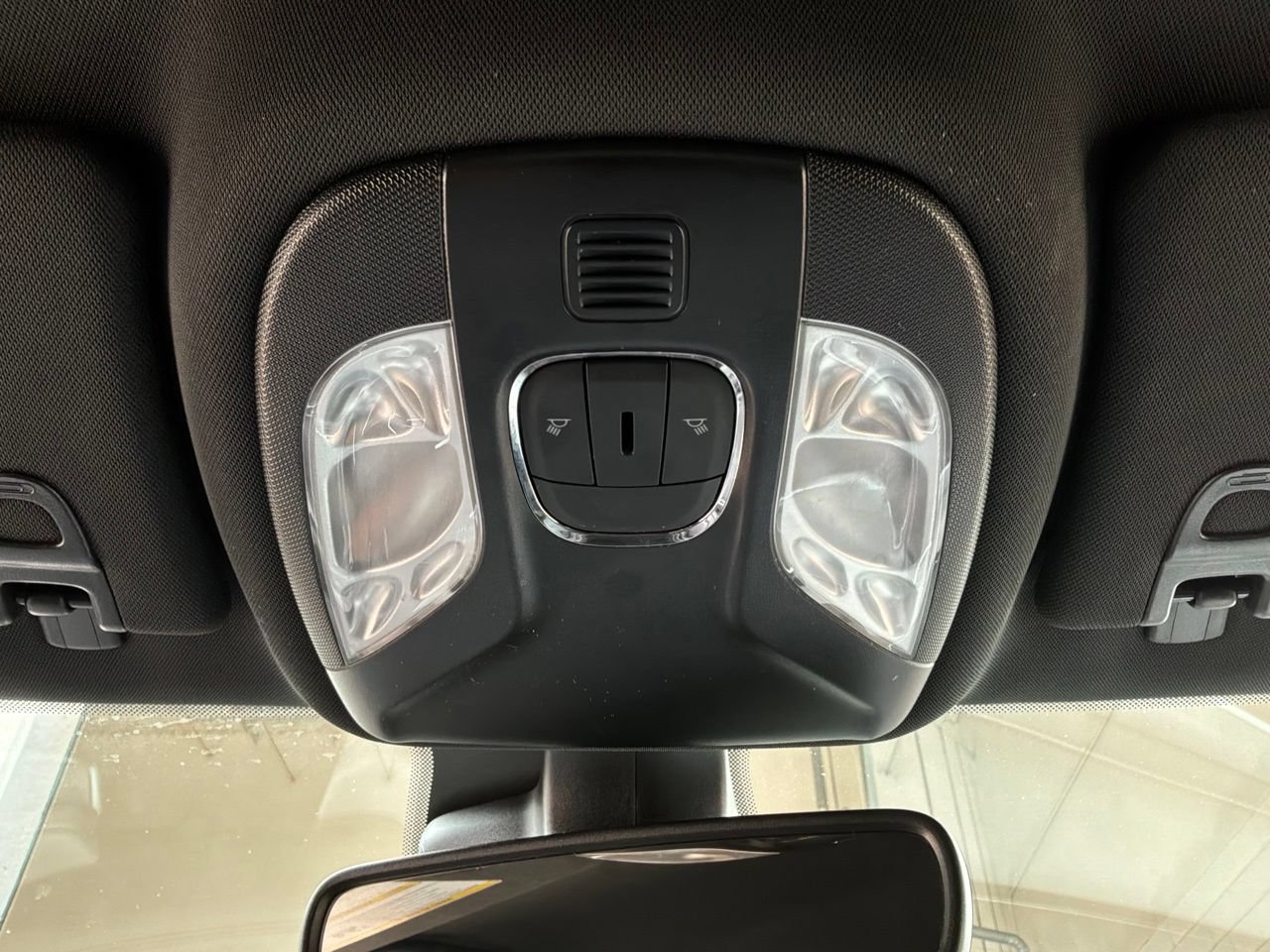 Used 2025 Jeep Compass Limited AWD/4WD image 17
