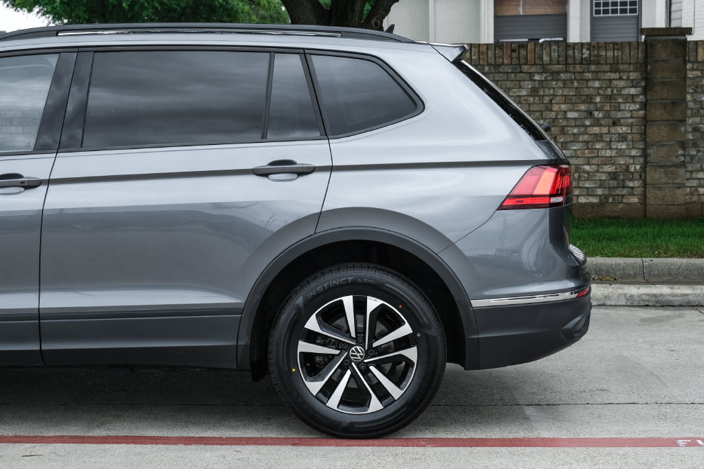 Used 2023 Volkswagen Tiguan S AWD/4WD image 22