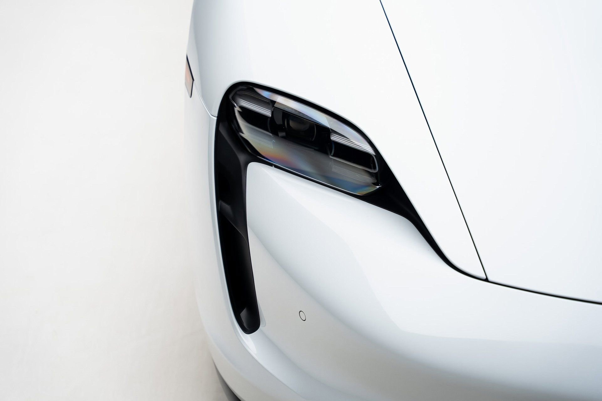 Used 2022 Porsche Taycan image 11