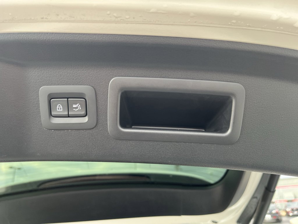 Certified 2025 MAZDA CX-90 3.3 Turbo w/ Preferred Package image 28