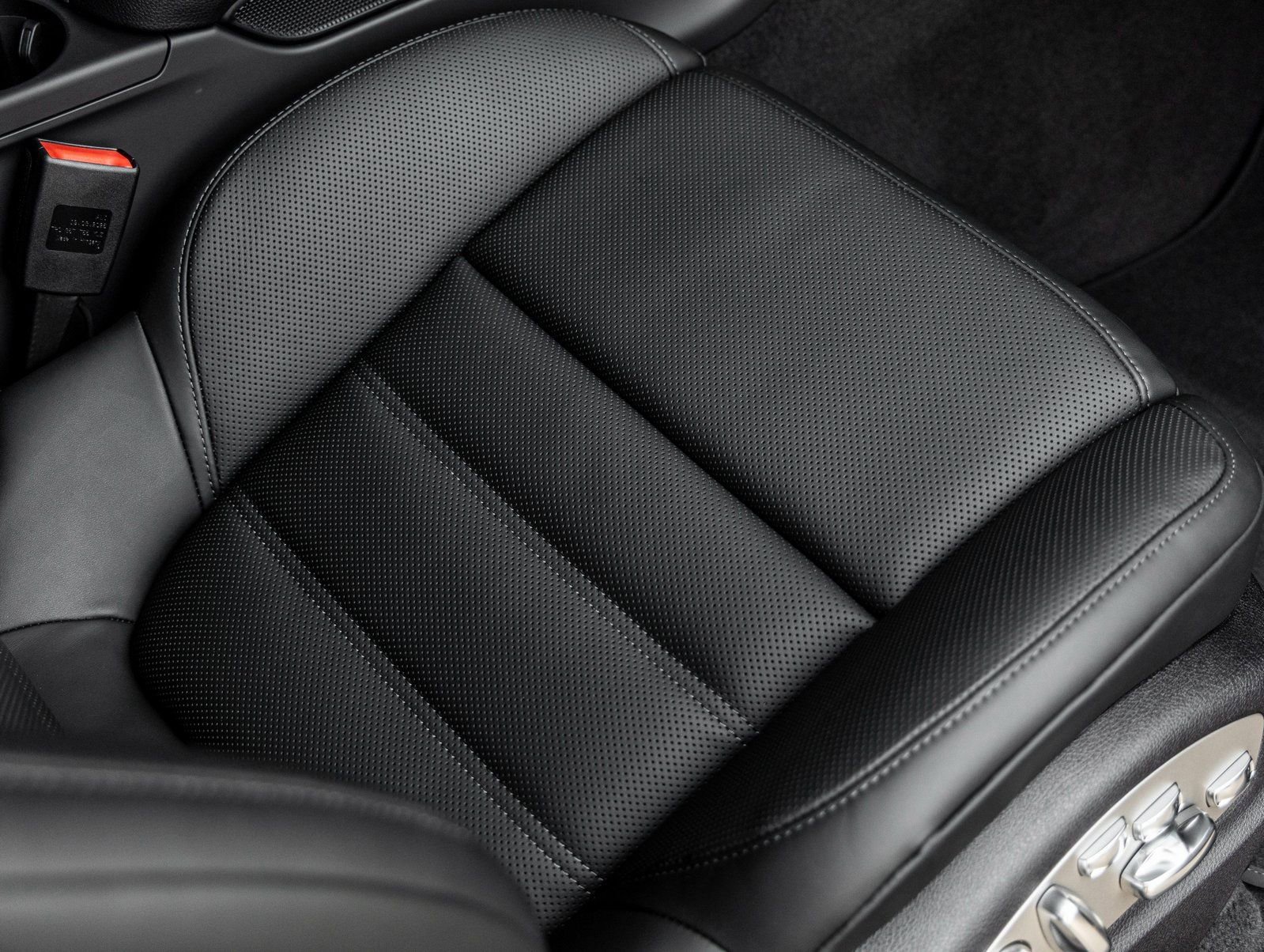 Used 2026 Porsche Macan image 42