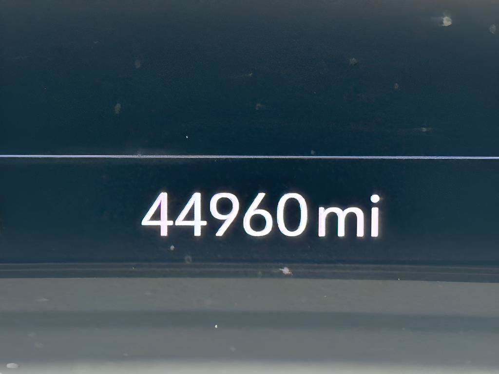 Used 2021 Buick Envision Essence w/ Technology Package I FWD image 23