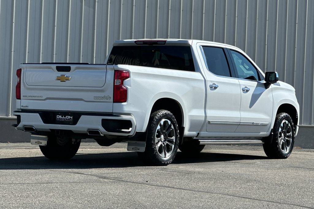 Used 2024 Chevrolet Silverado 1500 High Country w/ Technology Package AWD/4WD image 7
