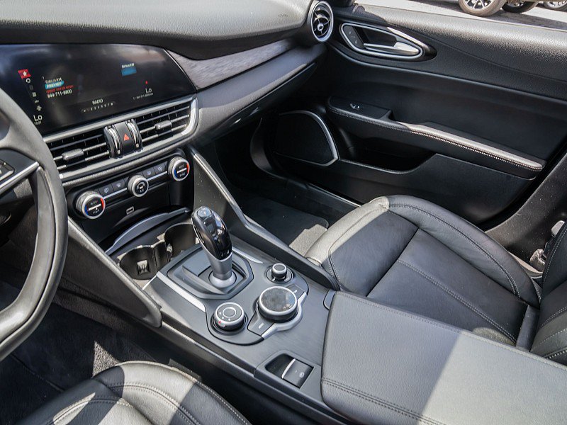 Used 2018 Alfa Romeo Giulia AWD image 15