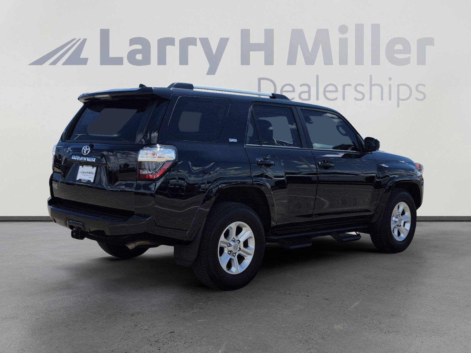 Used 2022 Toyota 4Runner SR5 RWD image 5