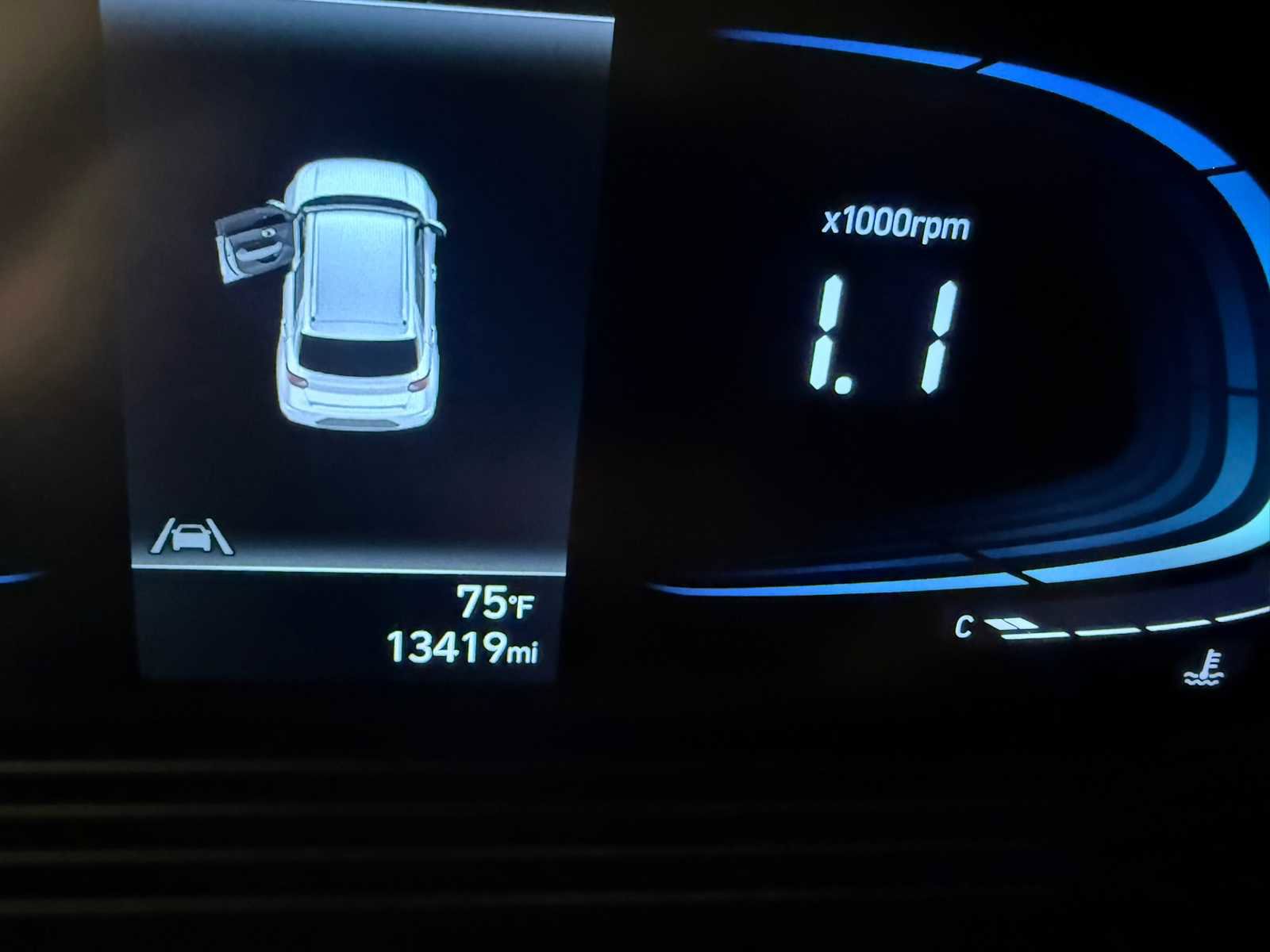 Used 2023 Hyundai Venue SEL FWD image 37