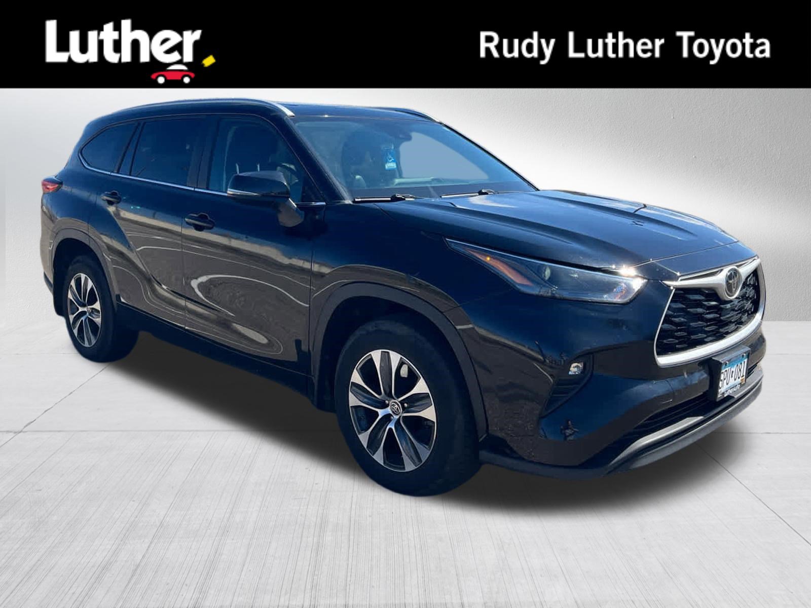 Used 2023 Toyota Highlander XLE AWD/4WD video 1