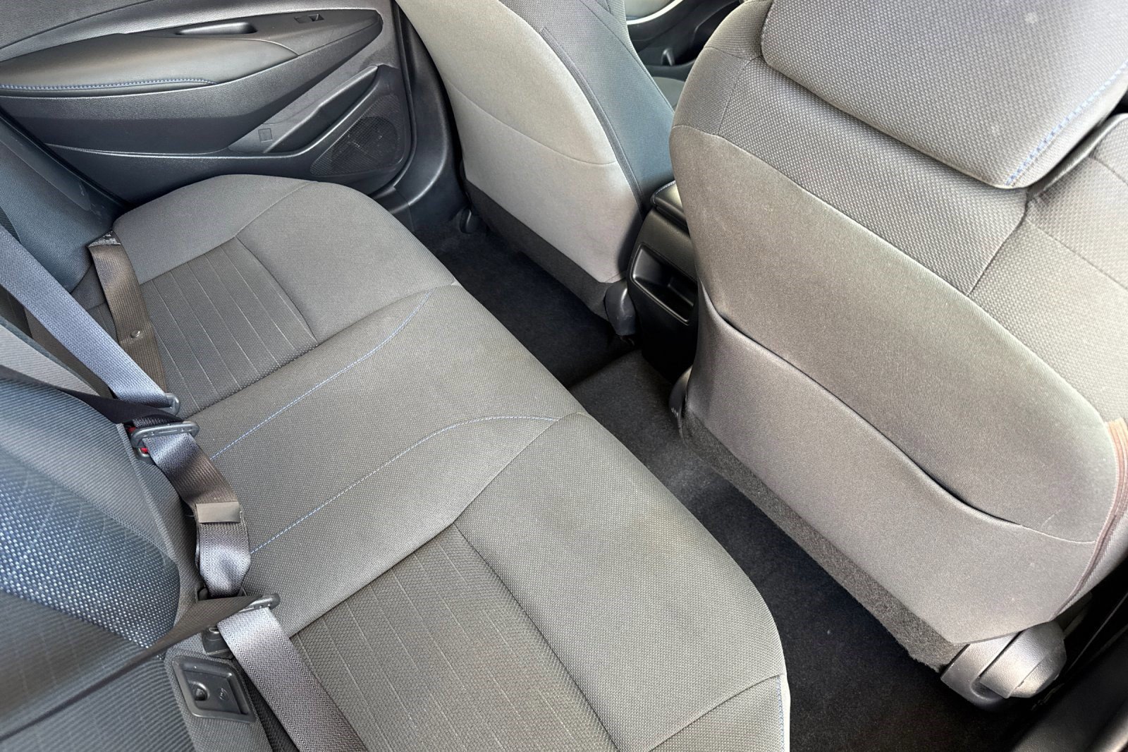 Used 2021 Toyota Corolla SE w/ Carpet Mat Package (TMS) FWD image 29