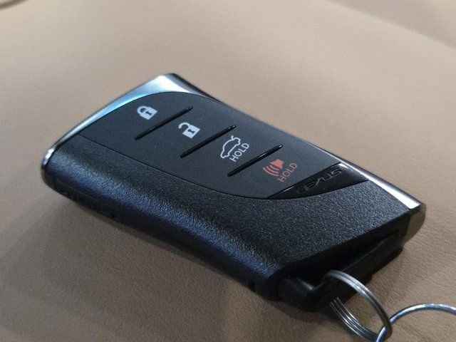 New 2025 Lexus ES 350 Ultra Luxury image 34