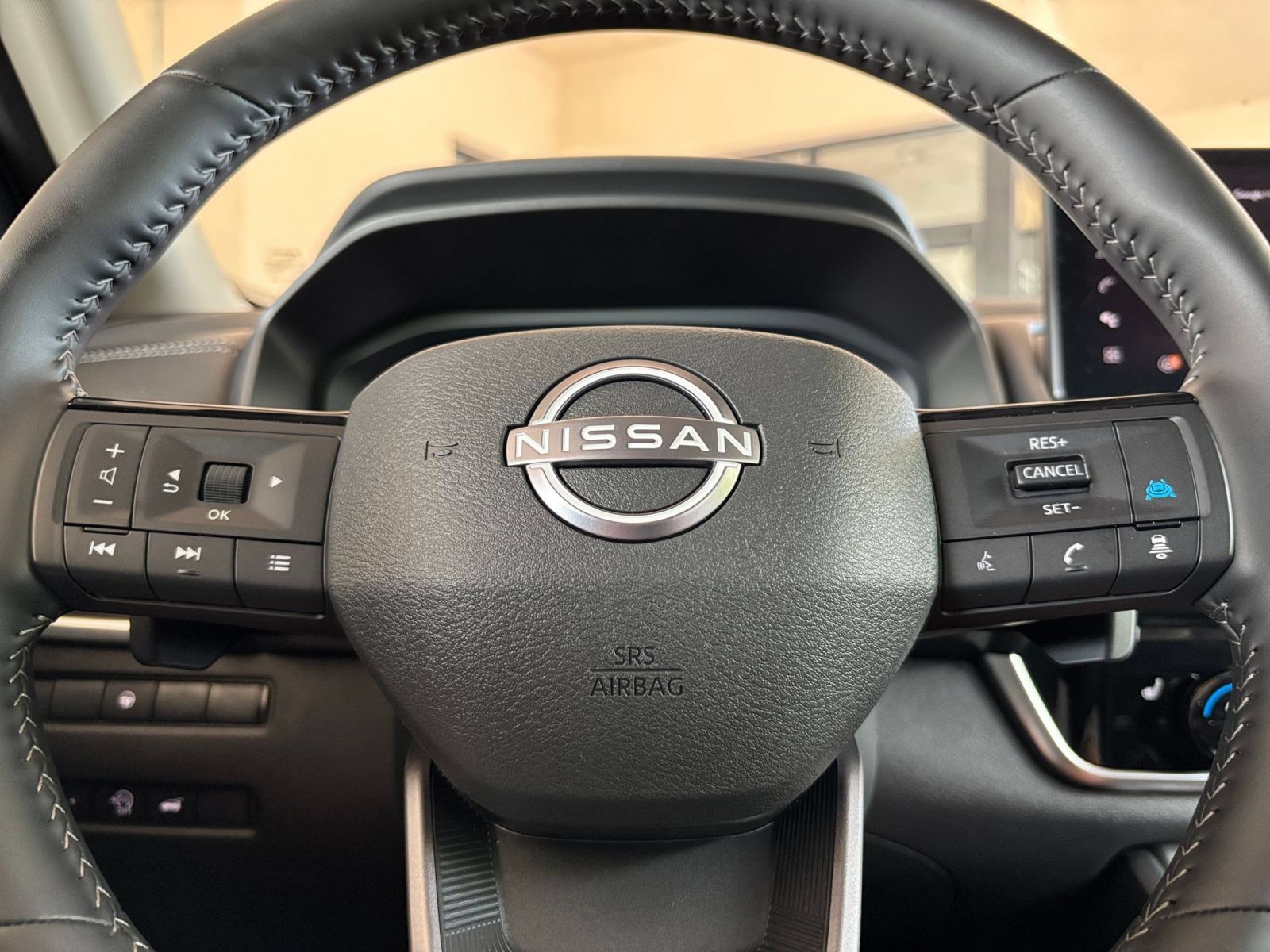 Used 2026 Nissan Rogue SL FWD image 31