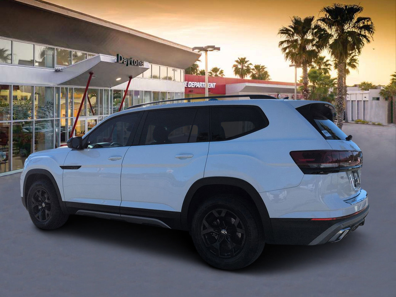 Used 2024 Volkswagen Atlas Peak Edition SE image 5