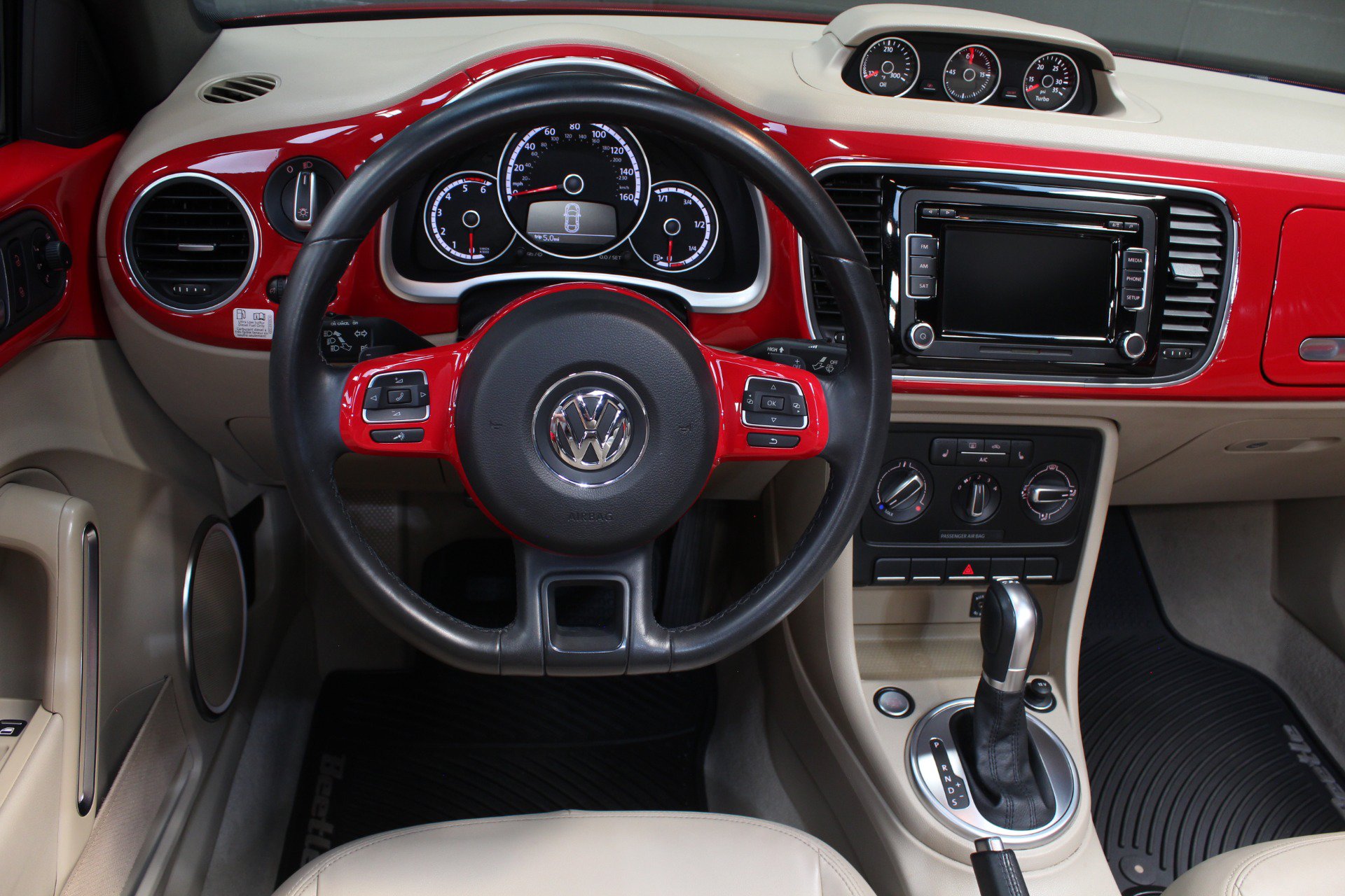 Used 2014 Volkswagen Beetle TDI FWD image 36