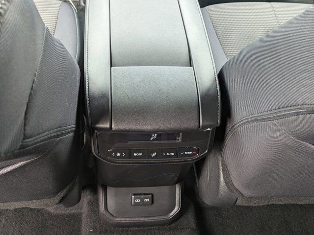 Used 2025 Toyota Highlander LE image 17